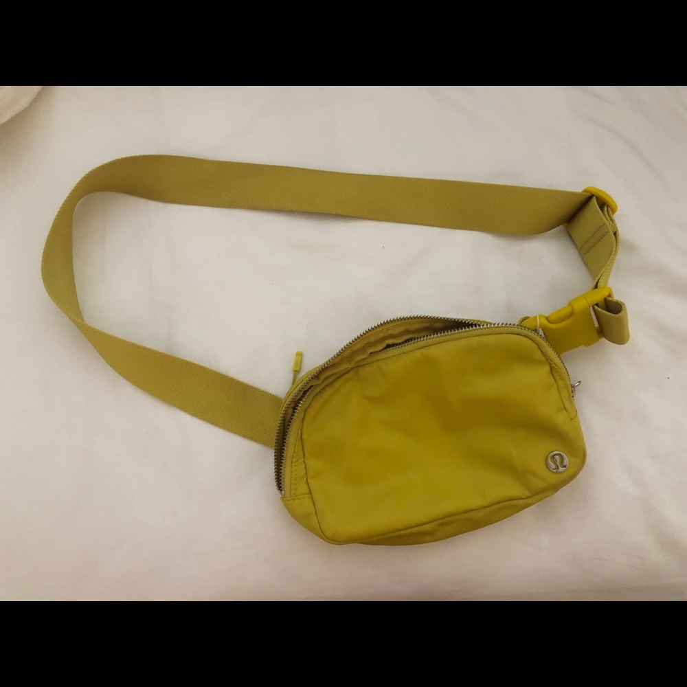 Lululemon EVERYWHERE BELT BAG